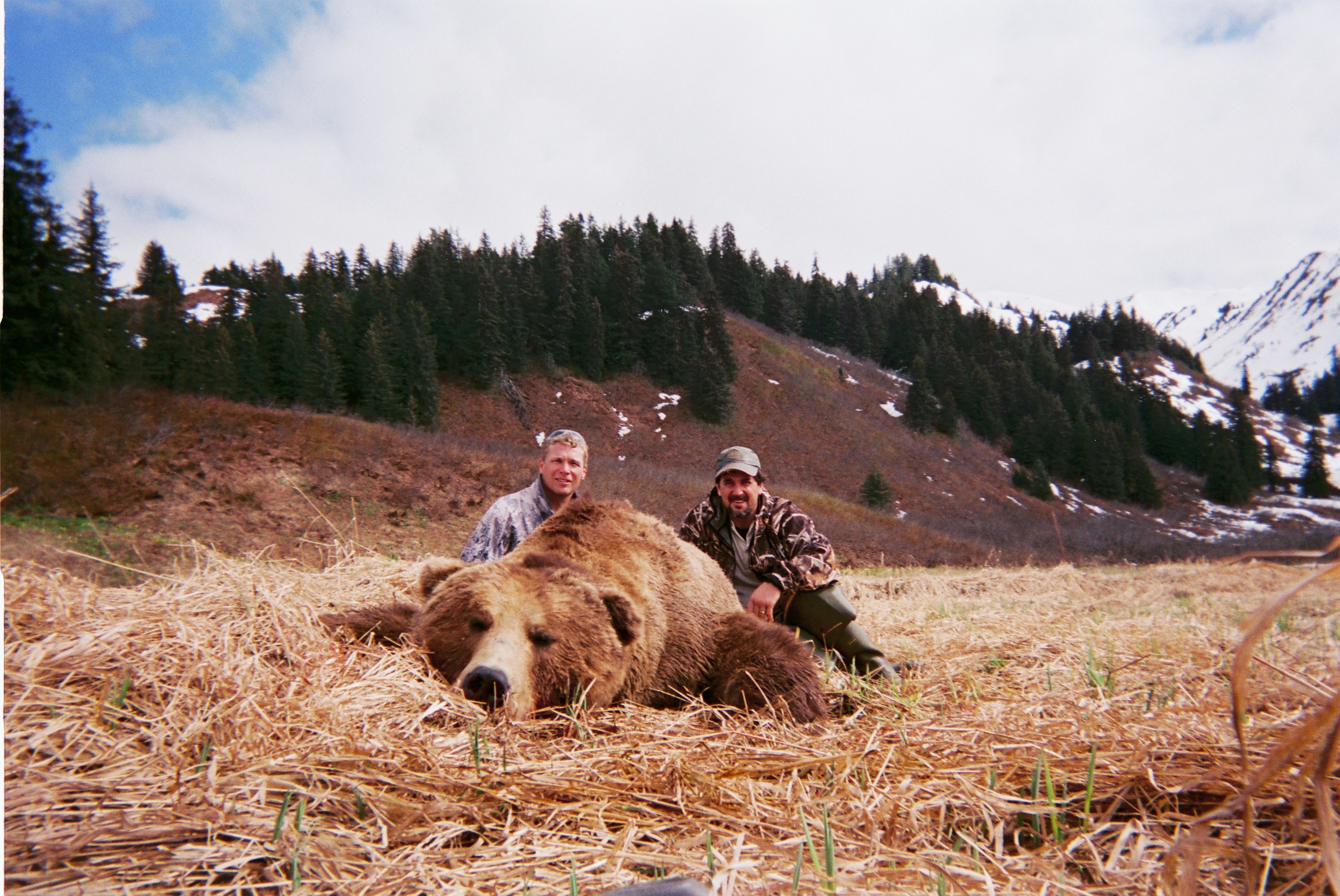 Barela's Alaskan Outfitters: Brown Bear/Black Bear Hunt