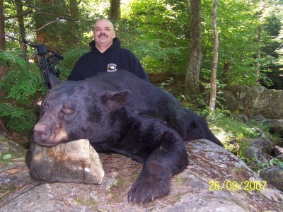 Gunsmoke Lodge: Black Bear Hunt over bait