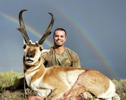 Loco Mountain Outfitters: Pronghorn Hunts