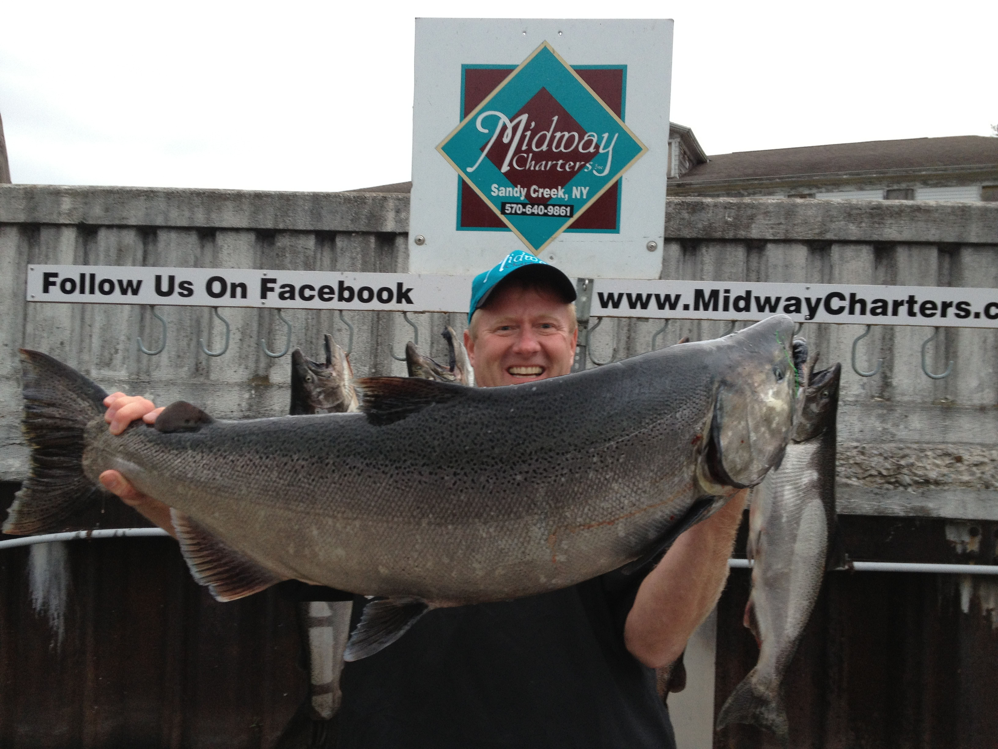 Midway Charters: 8 hr fishing trip