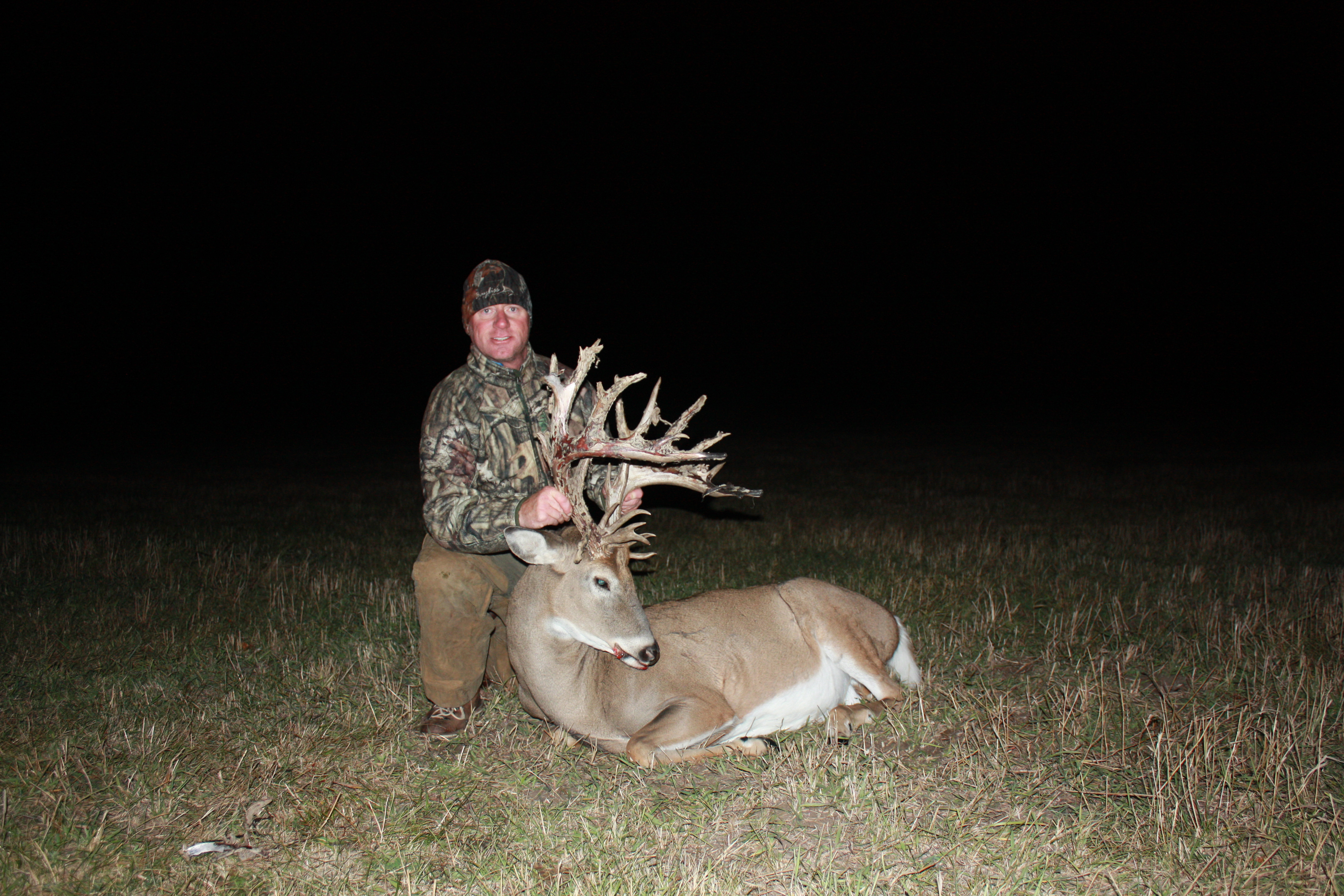 Three Lakes Whitetails: Over 225'' SCI