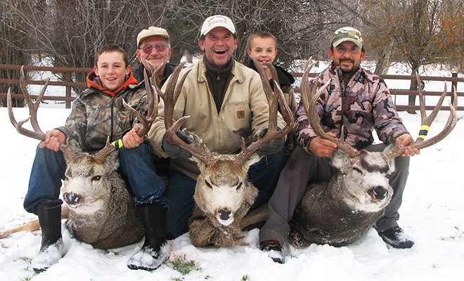 Trophies West Outfitting Co.: Guided Mule Deer Hunts