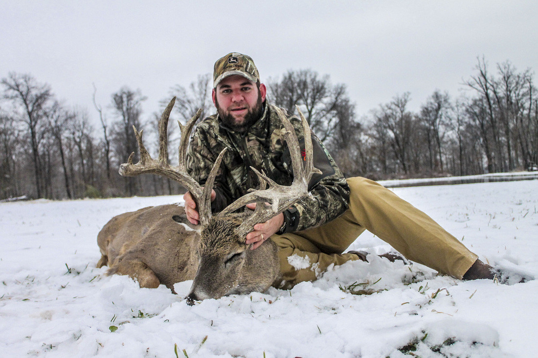 Whitetail Bluff: Whitetail Deer Hunt